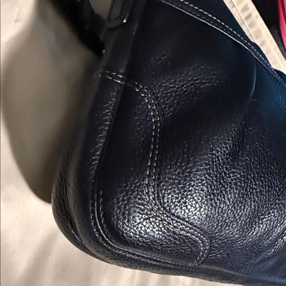 Coach Hamptons Shoulder Bag - Picture 5 of 8